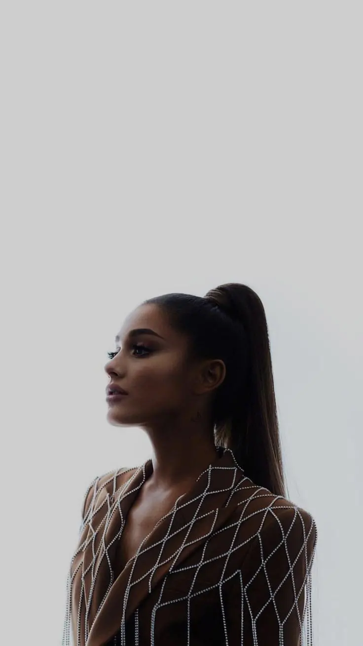 Download Wallpapers of Ariana Grande - Instagram Queen