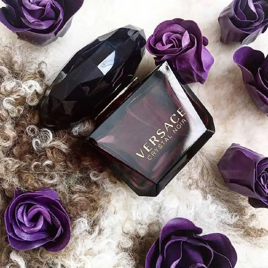 Versace Crystal Noir Perfume