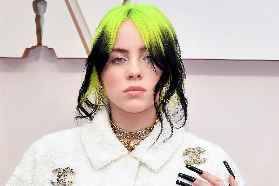 Download High-Quality Image of Billie Eilish Youngest American Singer