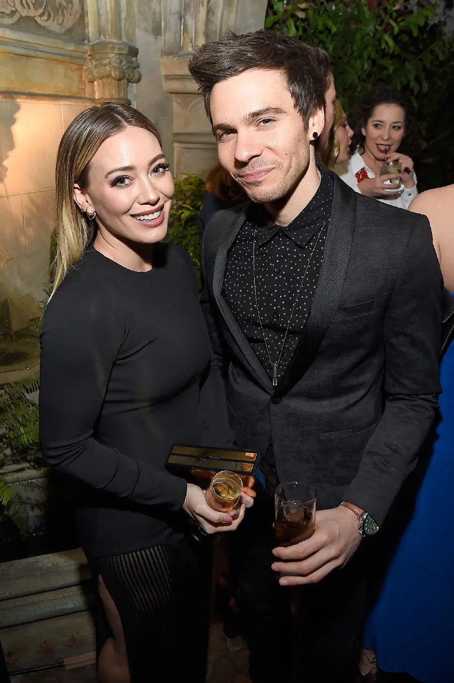 Download Hilary Duff Background Millions Earnings