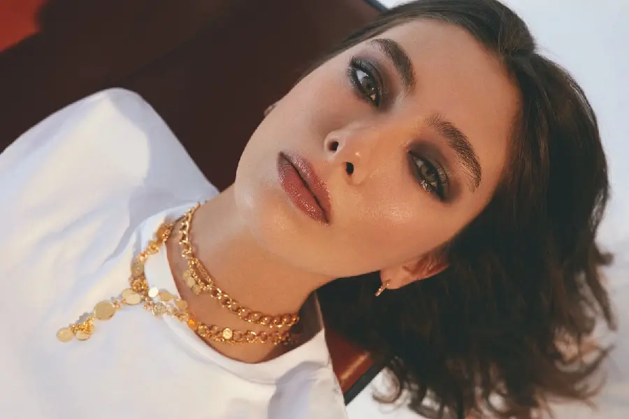 Download Neslihan Atagül Image Famous Turkish Actress High Quality