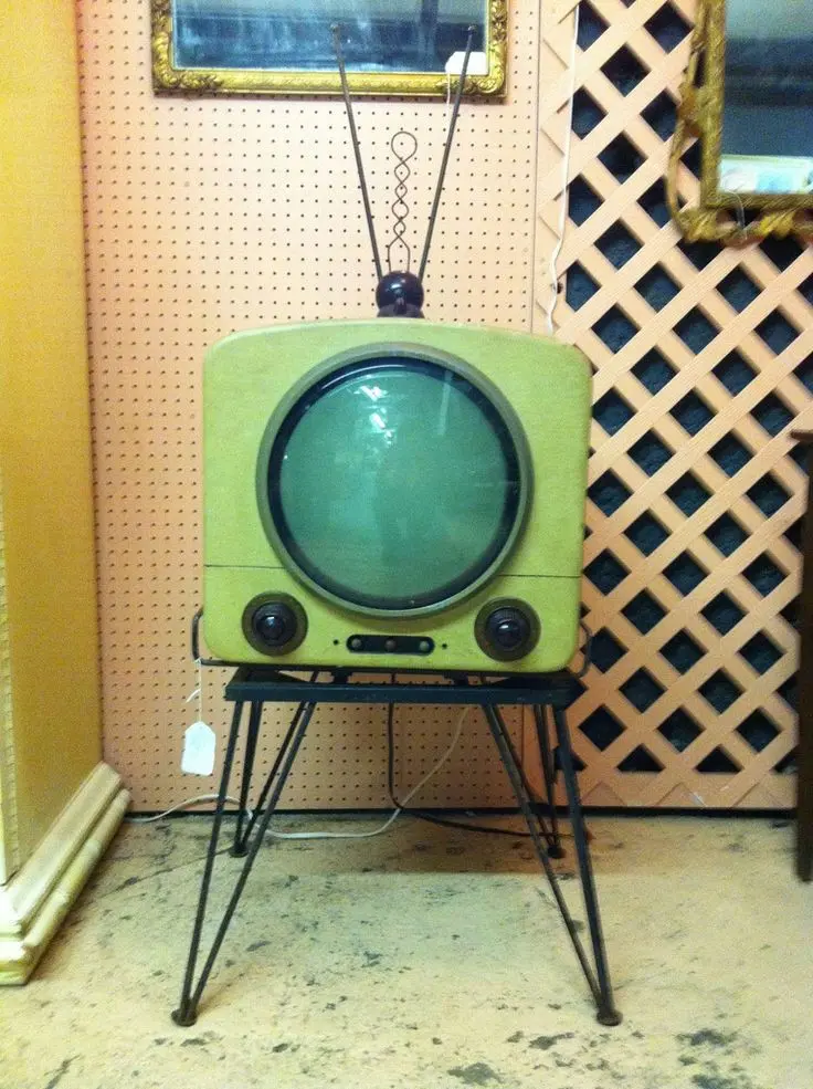 Download Antique TV Image