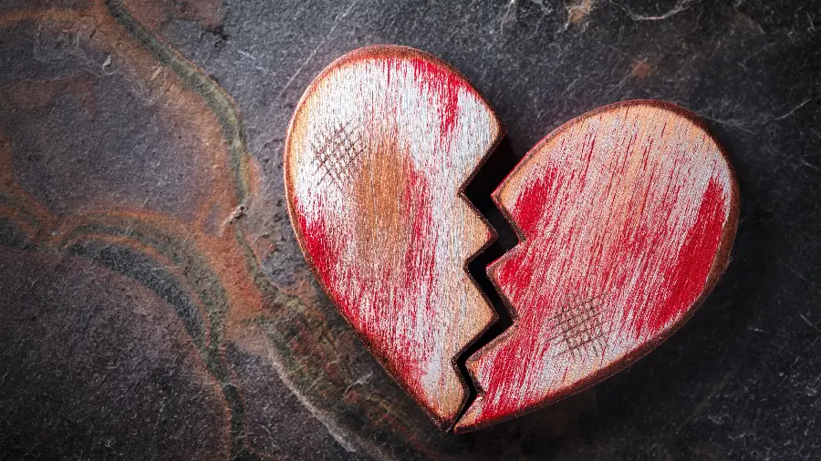 HD Broken Heart Image for Wallpaper