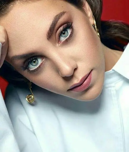 Download Öykü Karayel Image Beautiful Famous Turkish Actress