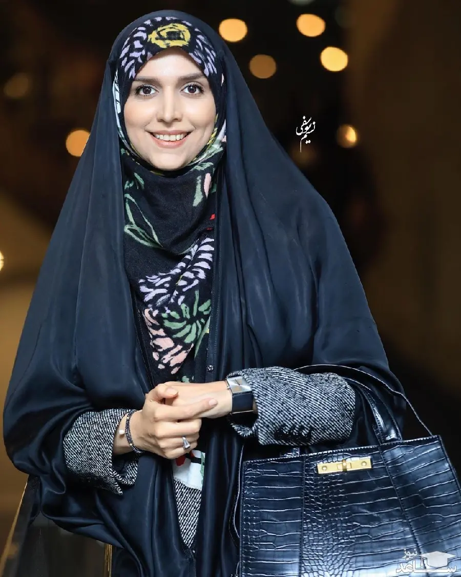 Download Mozhdeh Lavasani Image Popular TV Host