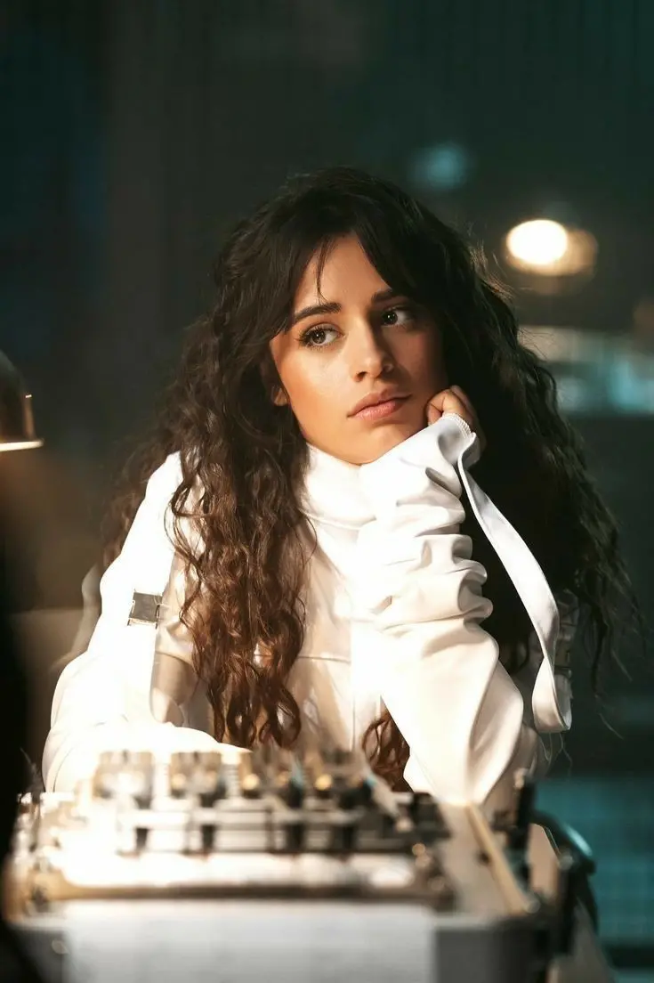 Download Camila Cabello Image 157cm Tall