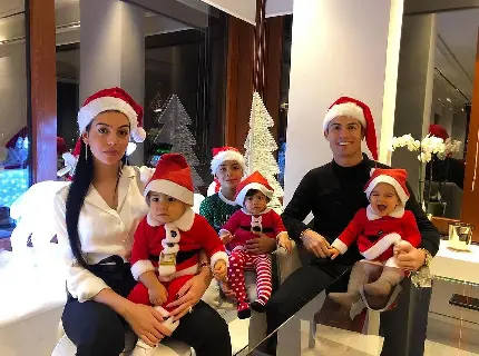 Download Cristiano Ronaldo Photo - With Family