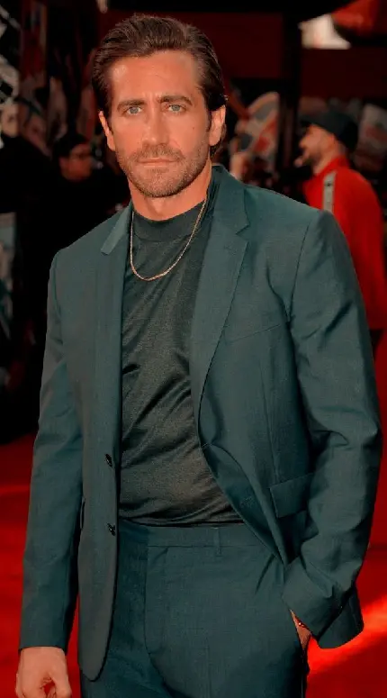 Download Jake Gyllenhaal Image Buddhist 8K