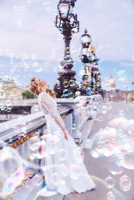 Download Wallpaper of a Bride Among Many Bubbles