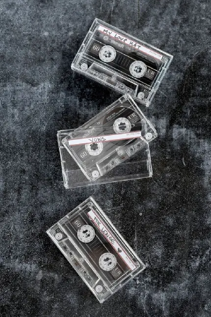 Download High-Quality Wallpaper of Vintage Cassette Tapes
