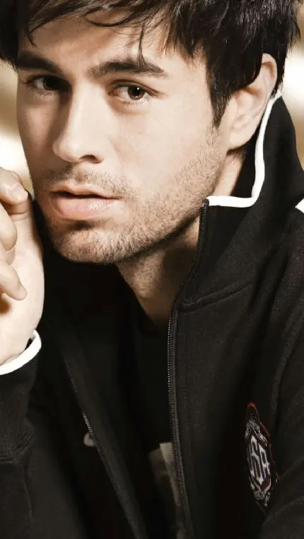Download Enrique Iglesias Wallpaper