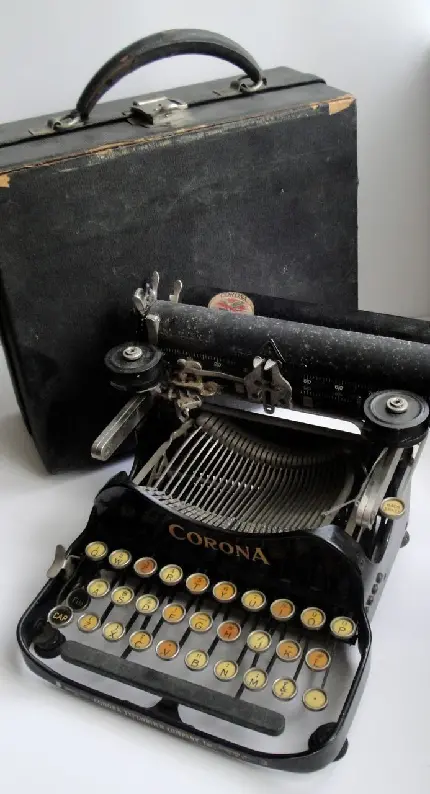 Download Old Typewriter Background Image