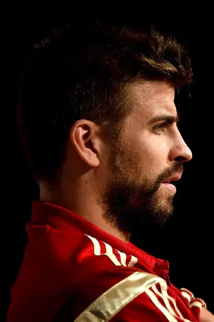 Download Gerard Pique Profile Picture - FC Barcelona Star