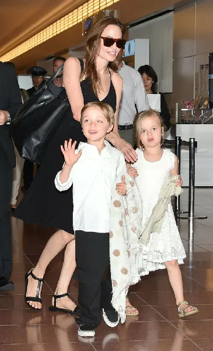 Angelina Jolie Twins Photo for Fans