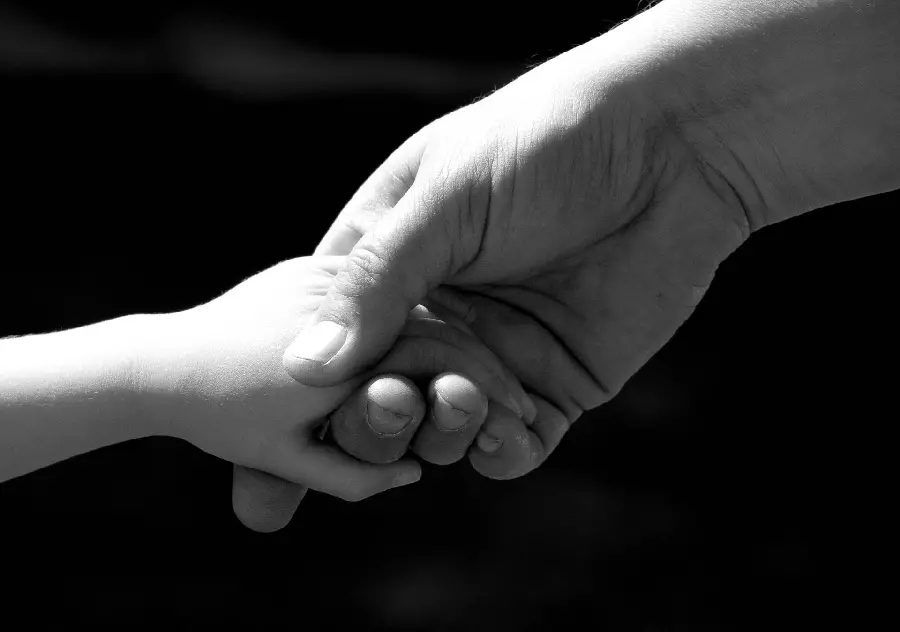 Beautiful and emotional wallpaper and background from the hands of a father and son