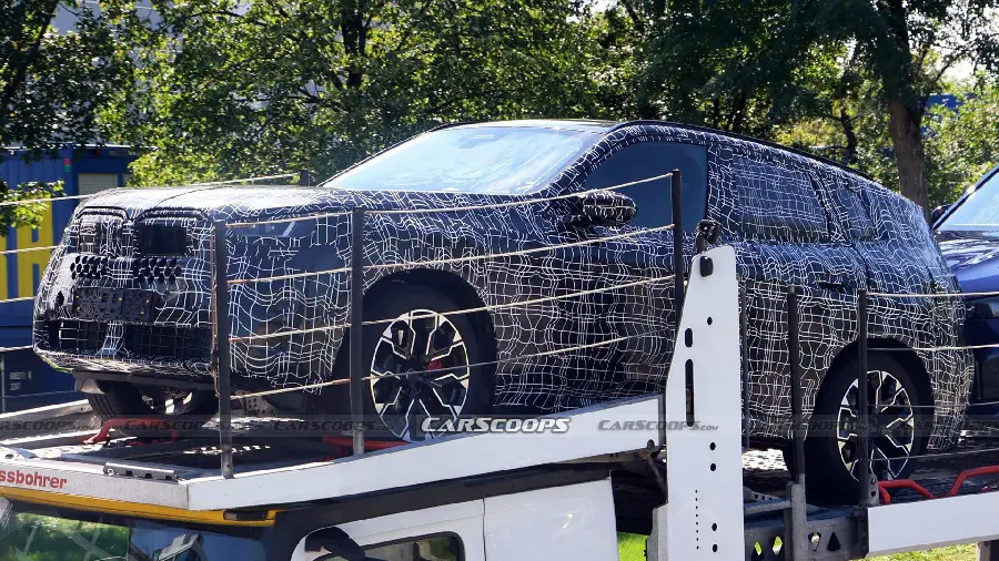 BMW M4 CS model 2025