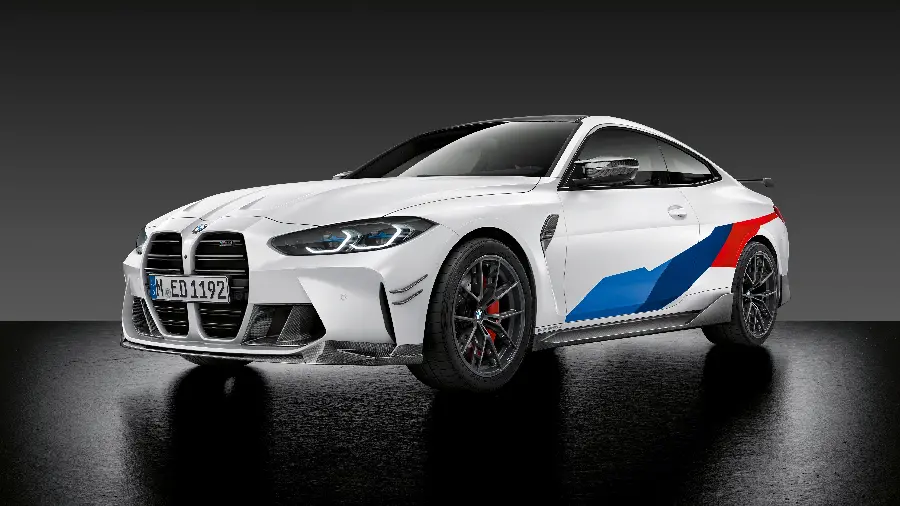 2025 BMW M4 Front Grille Wallpaper