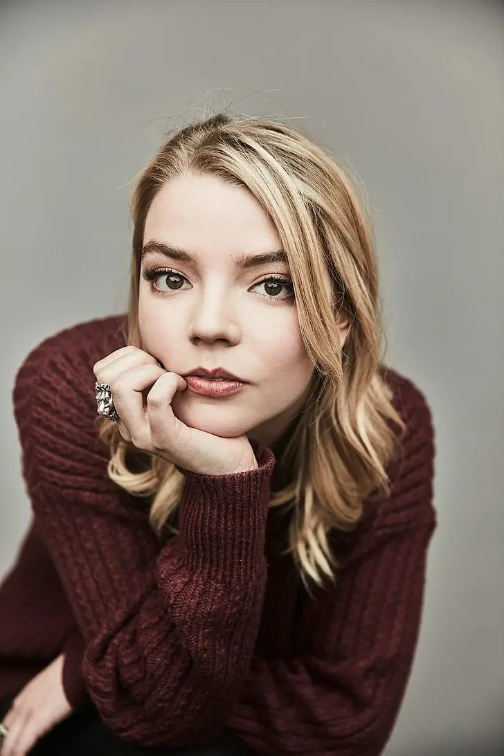 Download high quality and free wallpaper of actress Anya Taylor-Joy