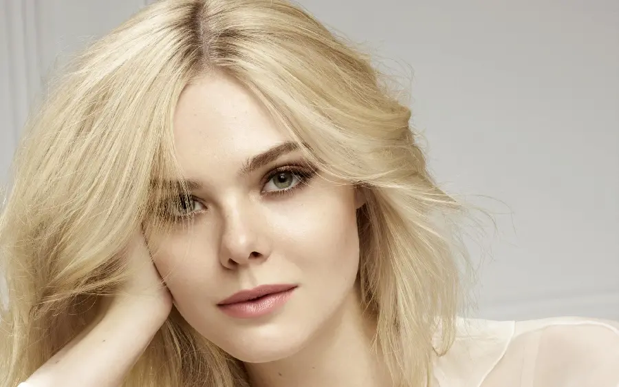 4K Elle Fanning Profile Picture