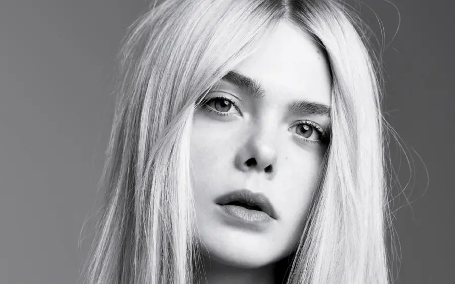 Black and white Elle Fanning high quality free image