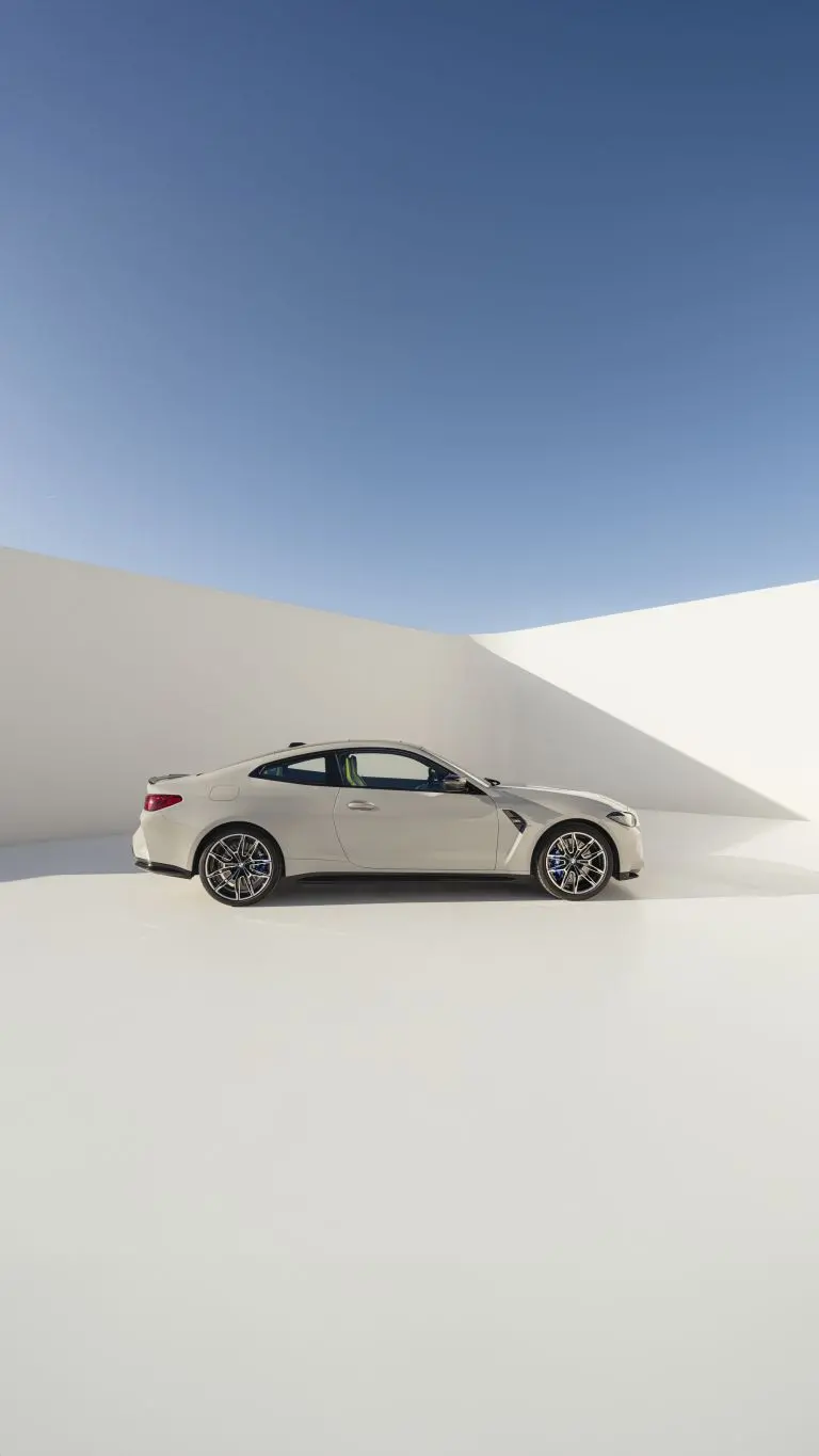 2025 BMW M4 CS