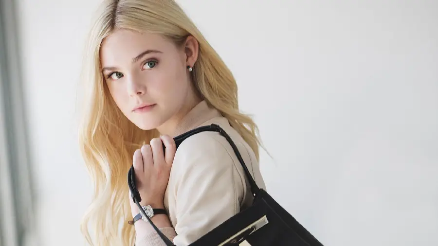 Download Elle Fanning Profile Picture
