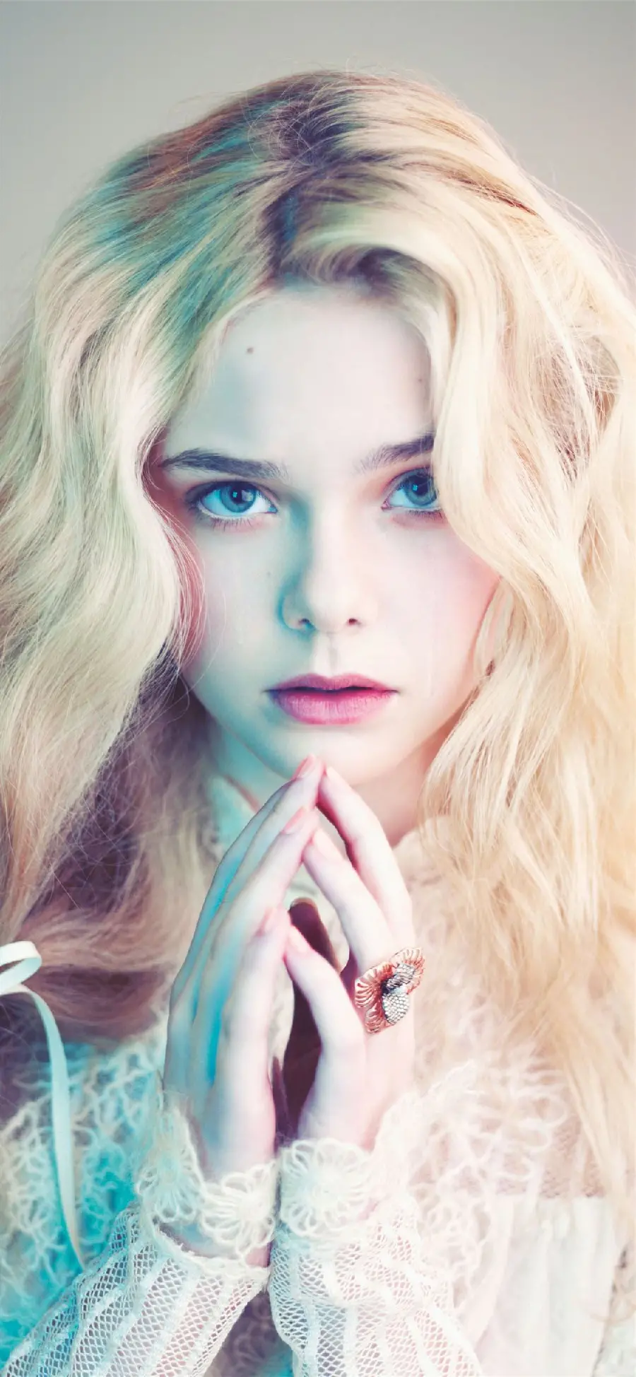 Samsung Wallpaper of Elle Fanning