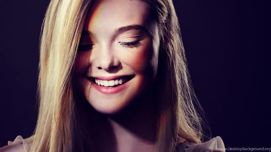 Download Elle Fanning photo on black background