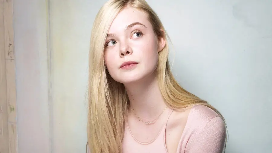 Download High Quality Elle Fanning Wallpaper