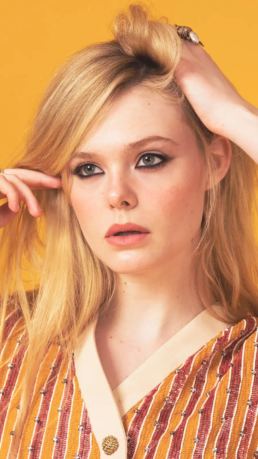 Download Elle Fanning Samsung iPhone Mobile Wallpaper