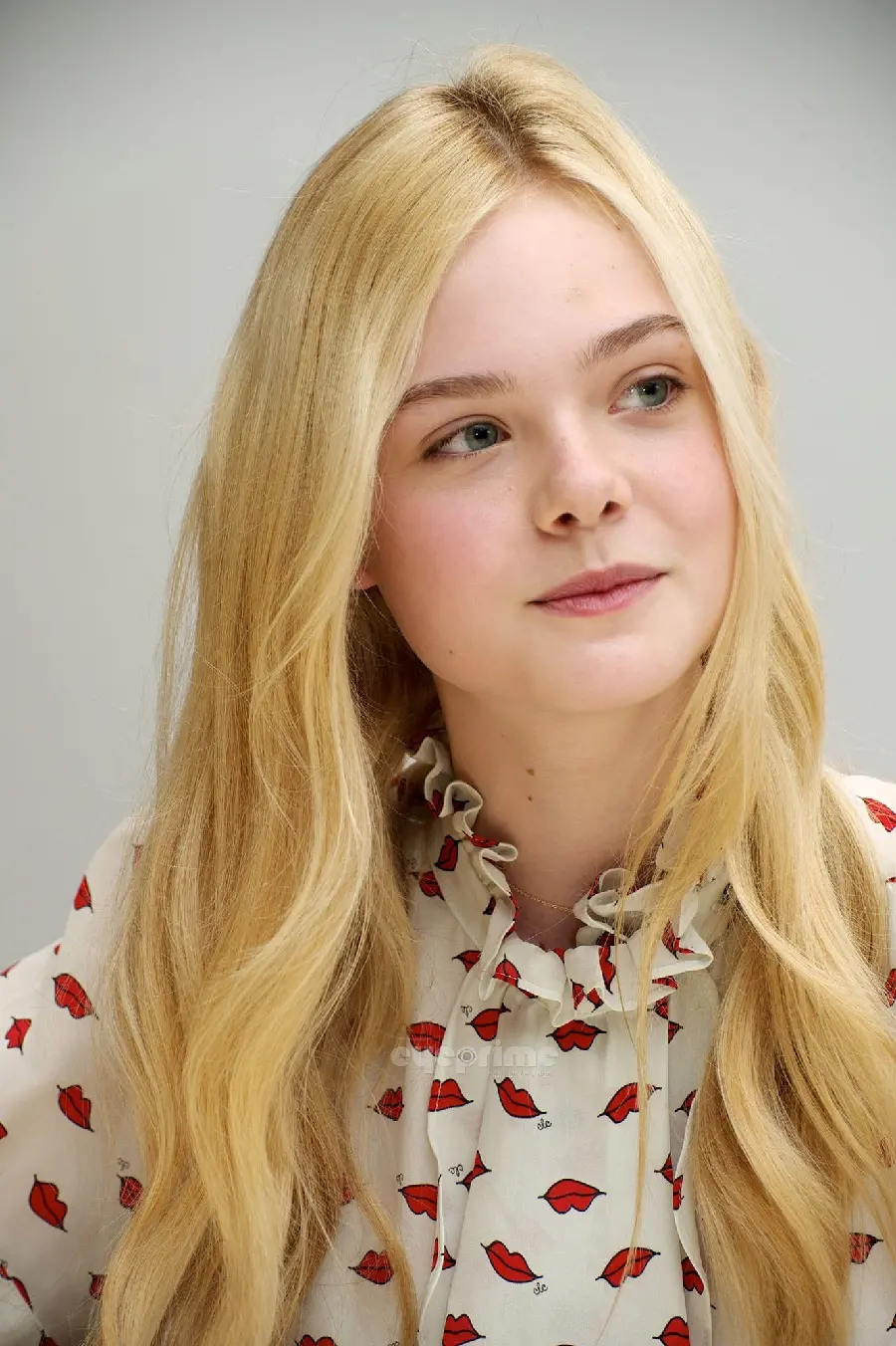 Free Download Elle Fanning Wallpaper