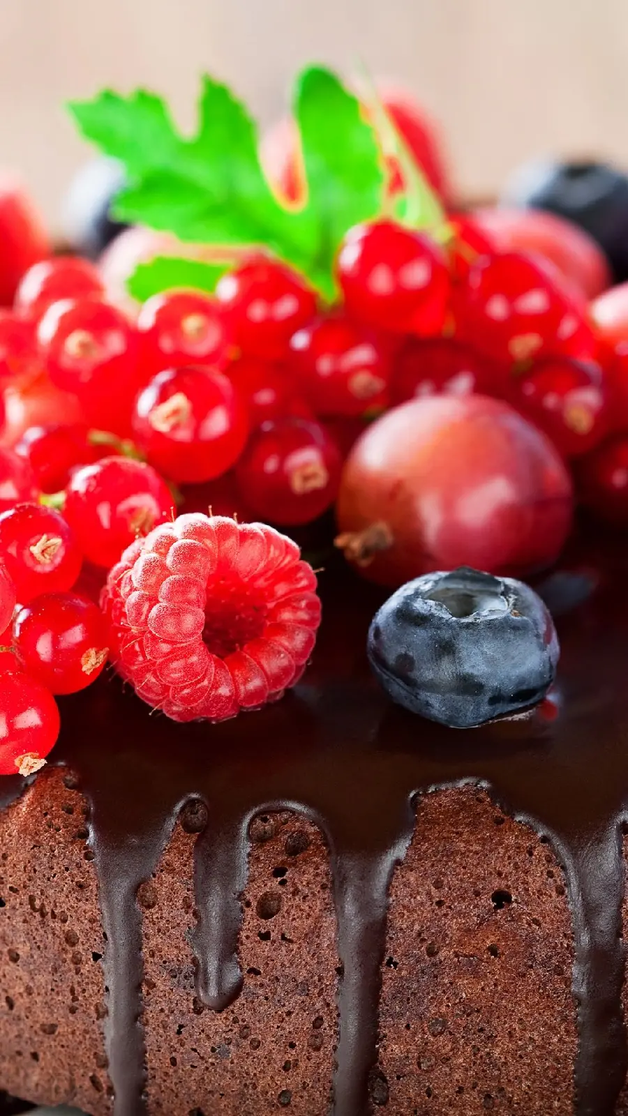 Free 8K Wallpaper Download of Creative Desserts