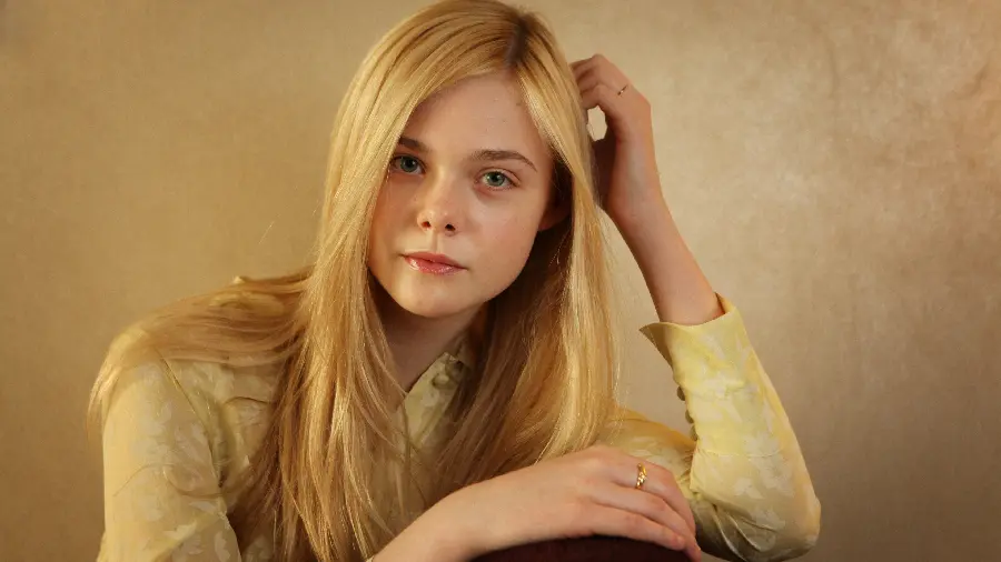 Famous Hollywood Actress Elle Fanning Photo Free Download