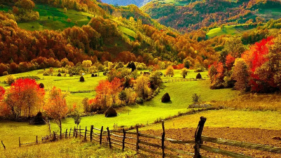 Mountain Farm Photo in Autumn