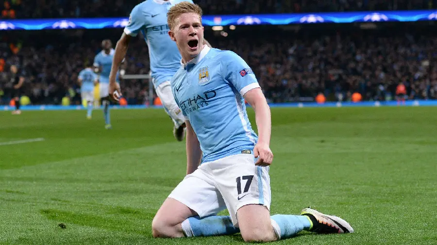 Download Kevin De Bruyne Classic Footballer Wallpaper