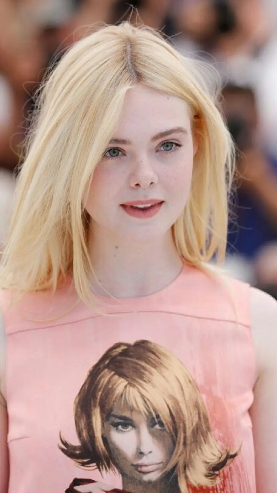 High quality photos of actress Elle Fanning