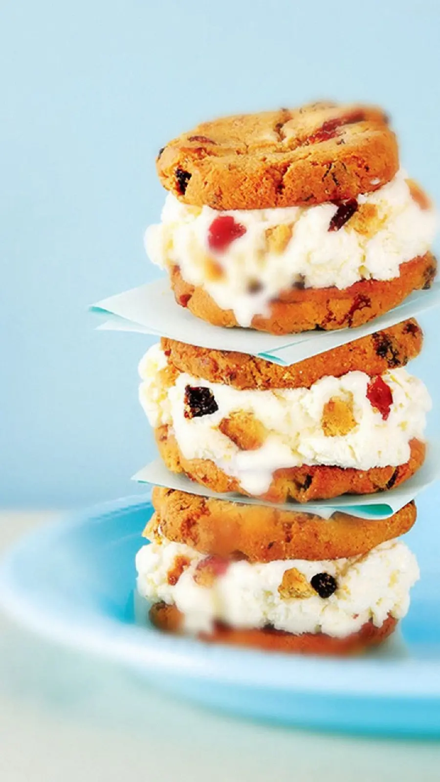 4K Wallpaper of Creative Desserts for Smartphones