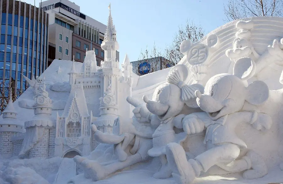 Ice sculpture