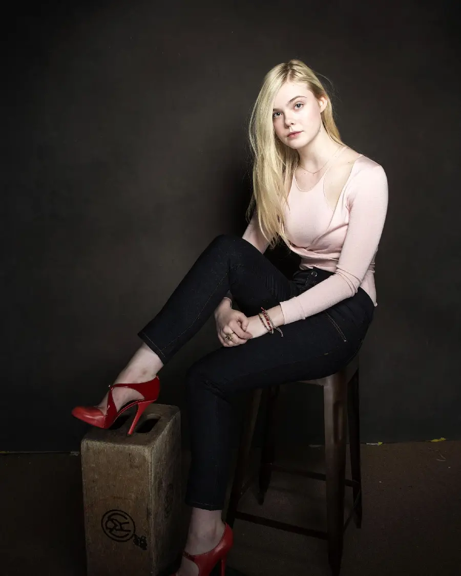 High quality photo of actress Elle Fanning