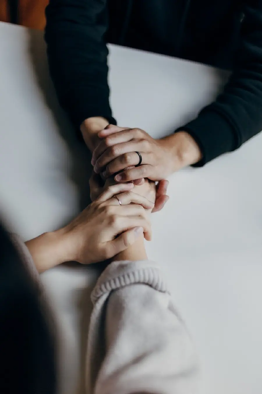 Hand in hand ready for a beautiful and relaxing life, wallpaper for couples