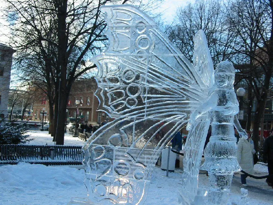 Ice Sculpture Images with Fine and Precise Details