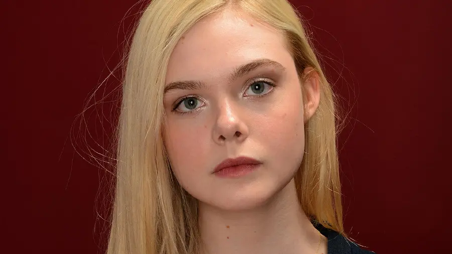 Famous actress Elle Fanning photo