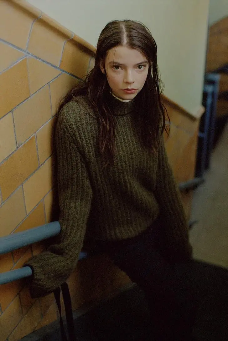 Download wallpaper of Anya Taylor-Joy