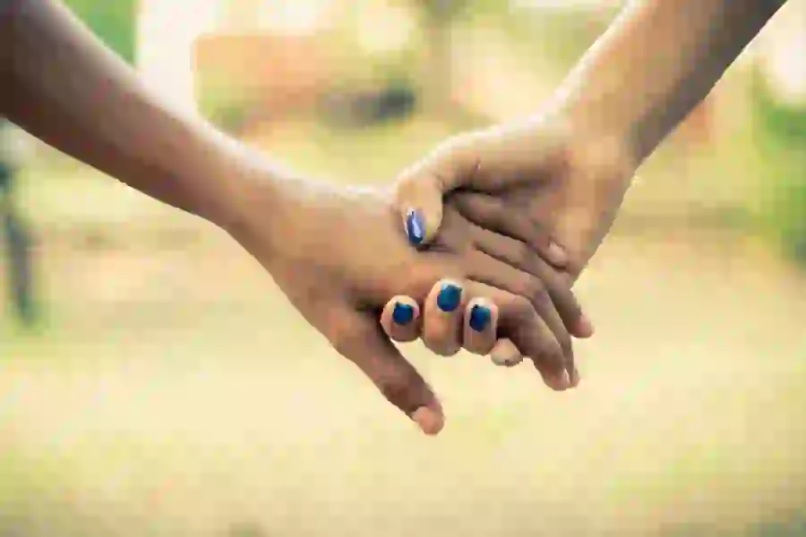 Character of holding hands in each other's hands to show affection