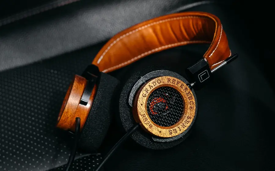 Free Download Headphones Wallpaper for Boys