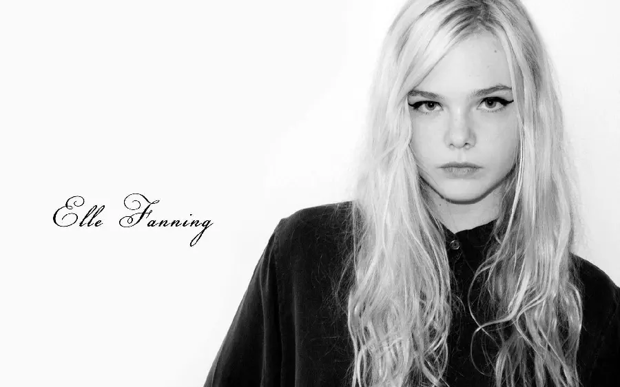 Free download of photos of Elle Fanning, the famous Hollywood actress