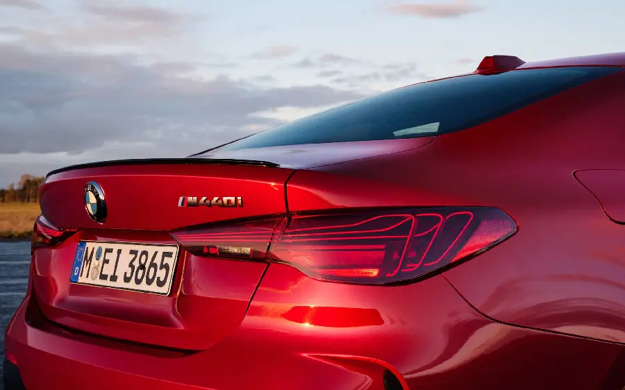 BMW M4 CS 2025