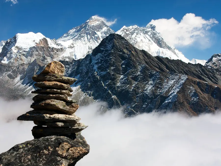 Mount Everest HD Wallpaper For Digital Displays