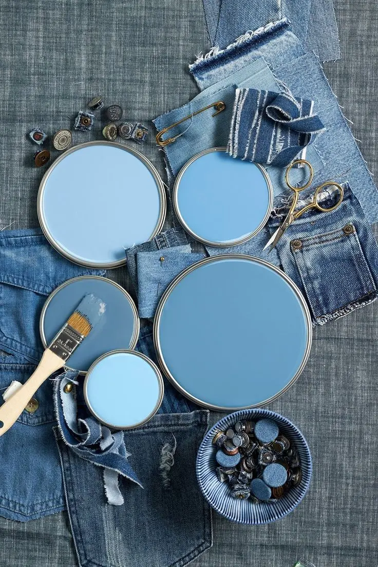 Blue wallpaper with unique background