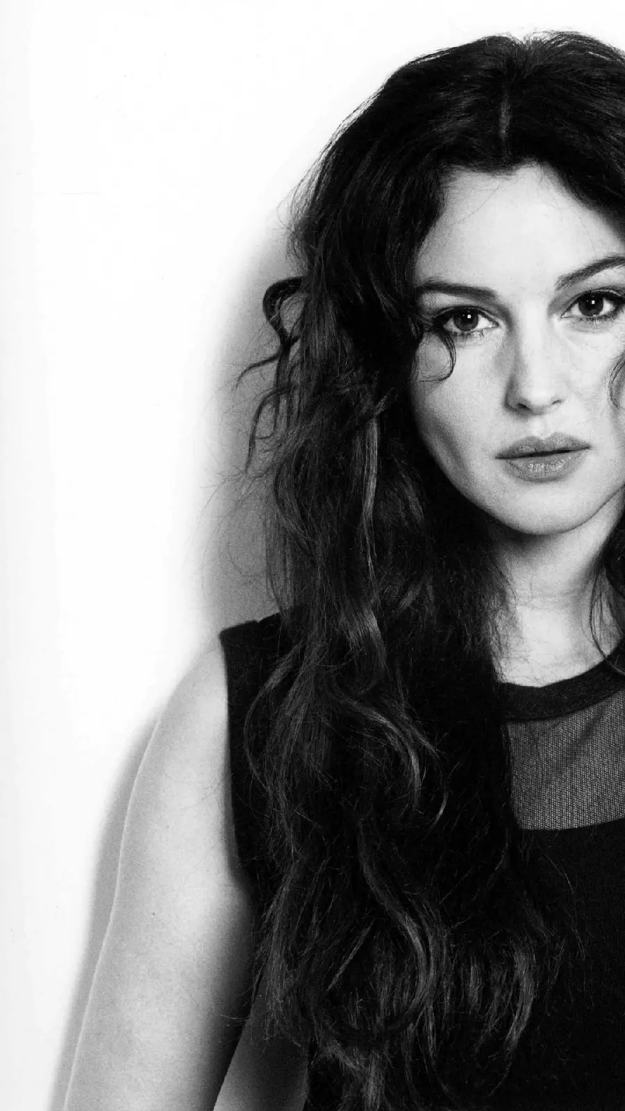 Monica Bellucci Magazine Covers Wallpaper
